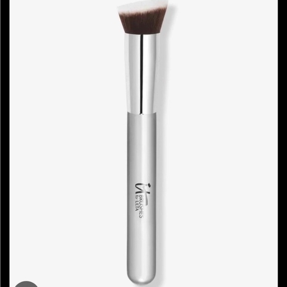 it cosmetics Other - IT Cosmetics Brush ULTA Airbrush Serum Foundation Brush #131 Makeup Brush SEALED